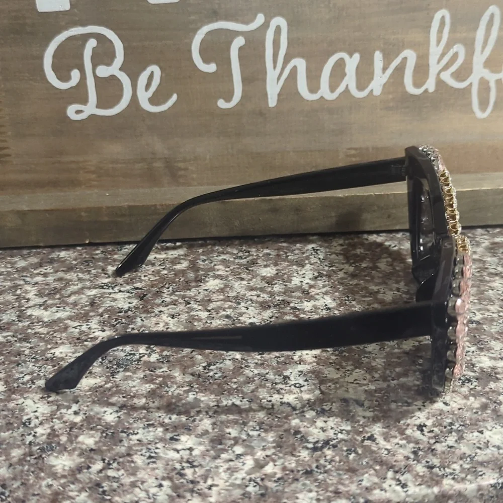 Retro Cateye Sunglasses NWOT - Picture 2 of 3